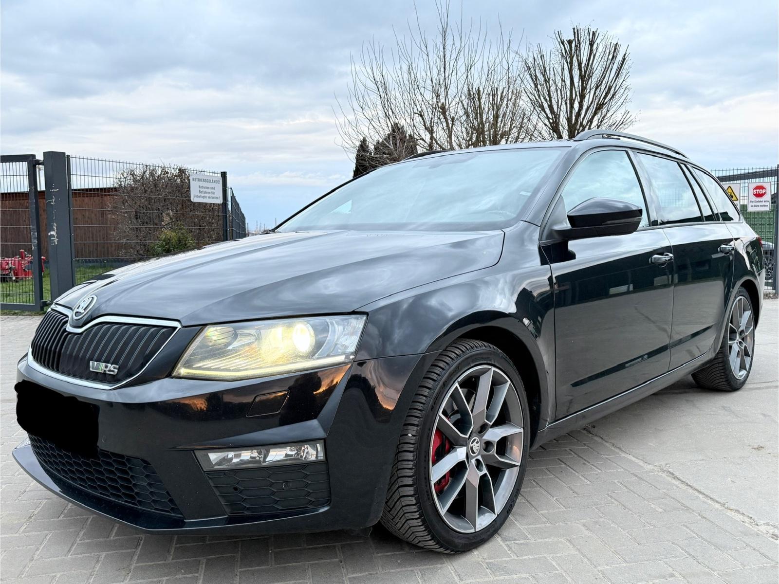 Skoda Octavia Combi RS*AUTOMATIK*DSG*PANO*VOLL*AHK*