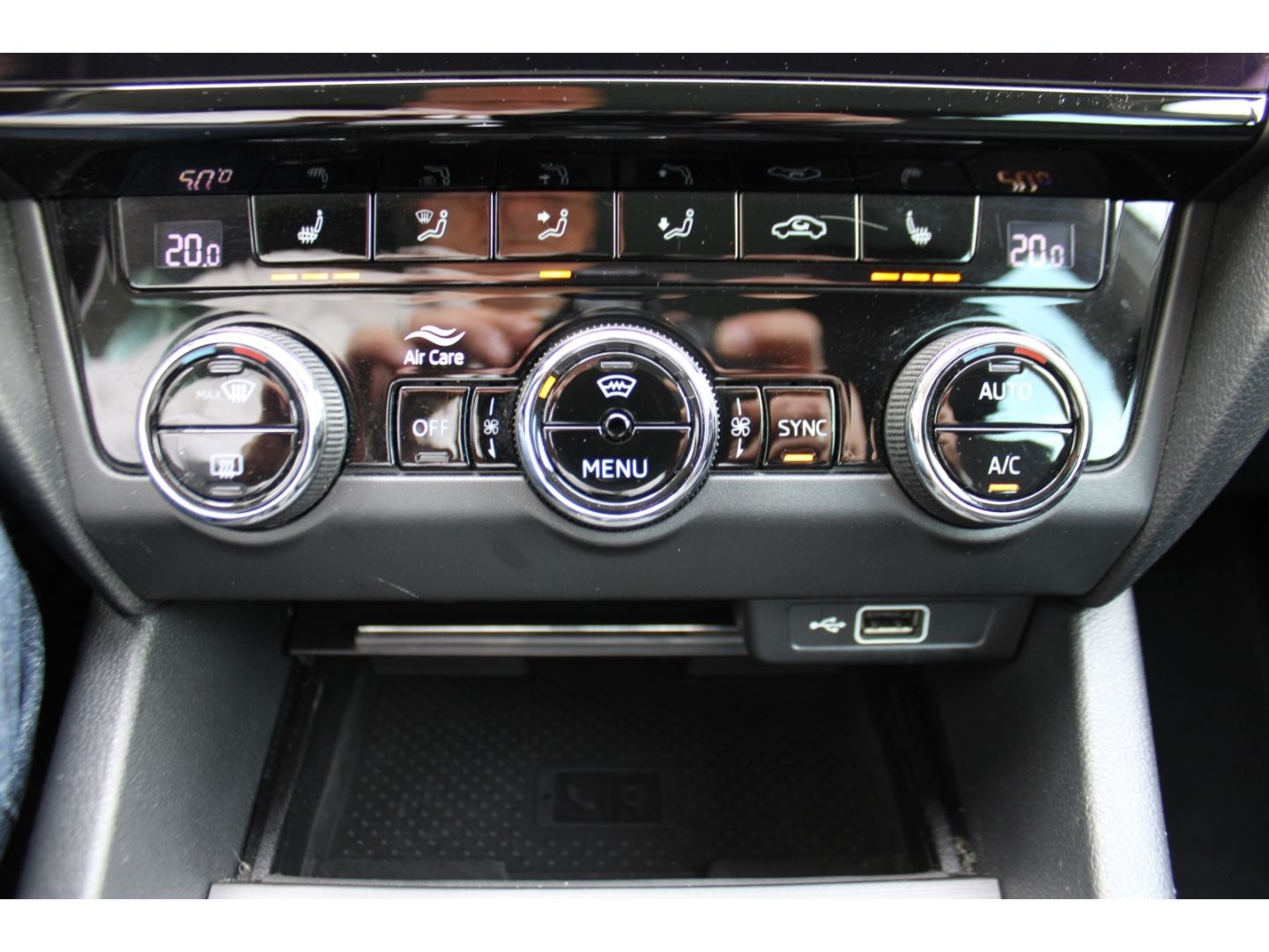 SKODA Octavia Soleil 2.0 TDI Combi LED GRA RFK SHzg AH - Image 25