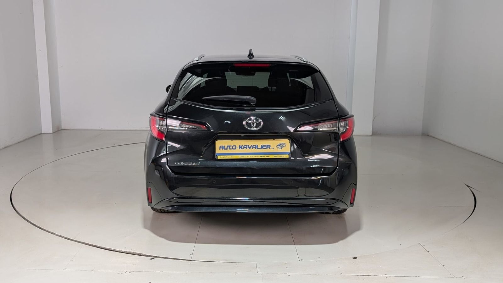 Fahrzeugabbildung Toyota Corolla Touring Sports 1.2 Team D * LED *