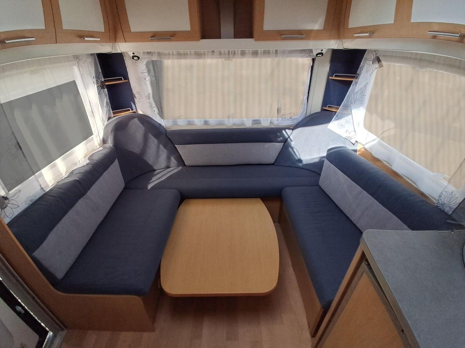 Fahrzeugabbildung Knaus Azur 450 FU Vorzelt,Citywasser