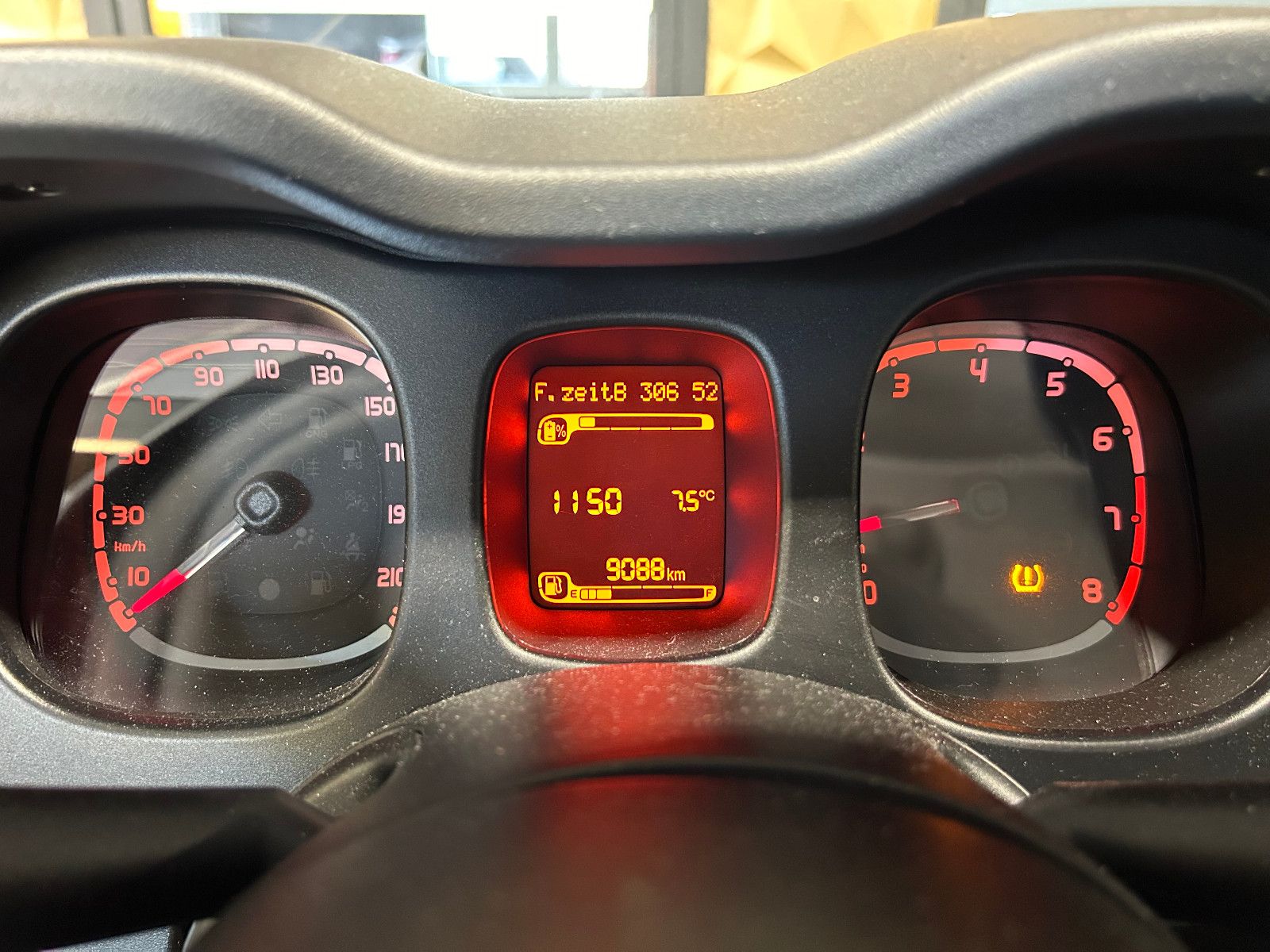 Fahrzeugabbildung Fiat Panda Base/KLIMA/4-TÜRER/DAB/ALLWETTER