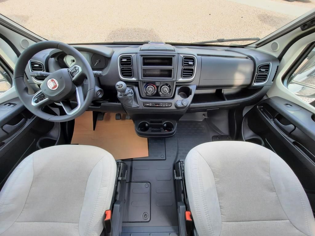 Fahrzeugabbildung LMC Innovan 600 Verfüg./Sparen Sie 12.001,- €