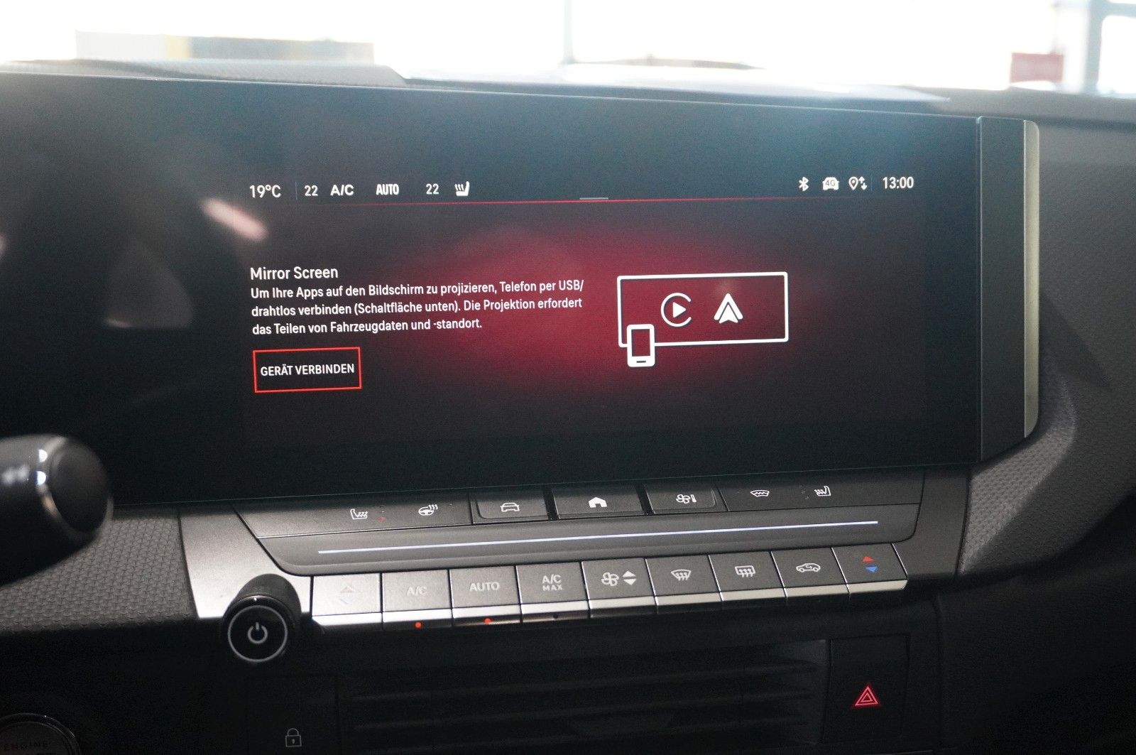 Fahrzeugabbildung Opel Astra L ST 1.2T ULTIMATE NAVI/LED/360°/HUD/AHK