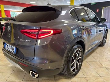 Alfa-Romeo Stelvio - 6