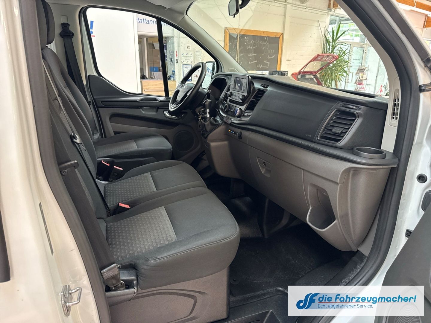 Fahrzeugabbildung Ford Transit Custom 320 L2 Trend 2.0 TDCi EU6d Dyn. K
