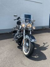 Harley-Davidson FLSTC Heritage Softail Classic - HARLEY-DAVIDSON HERITAGE