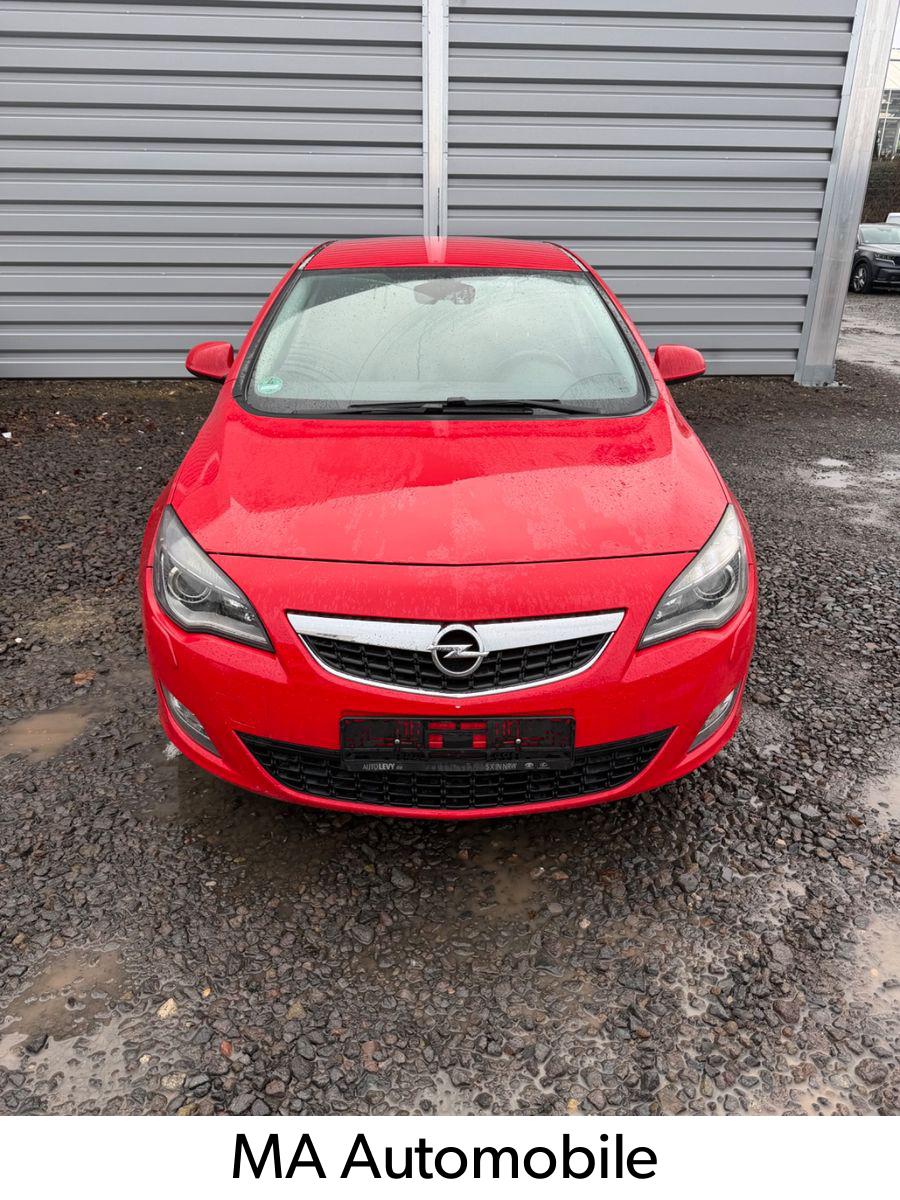 Opel Astra J Lim. 5-trg. Edition