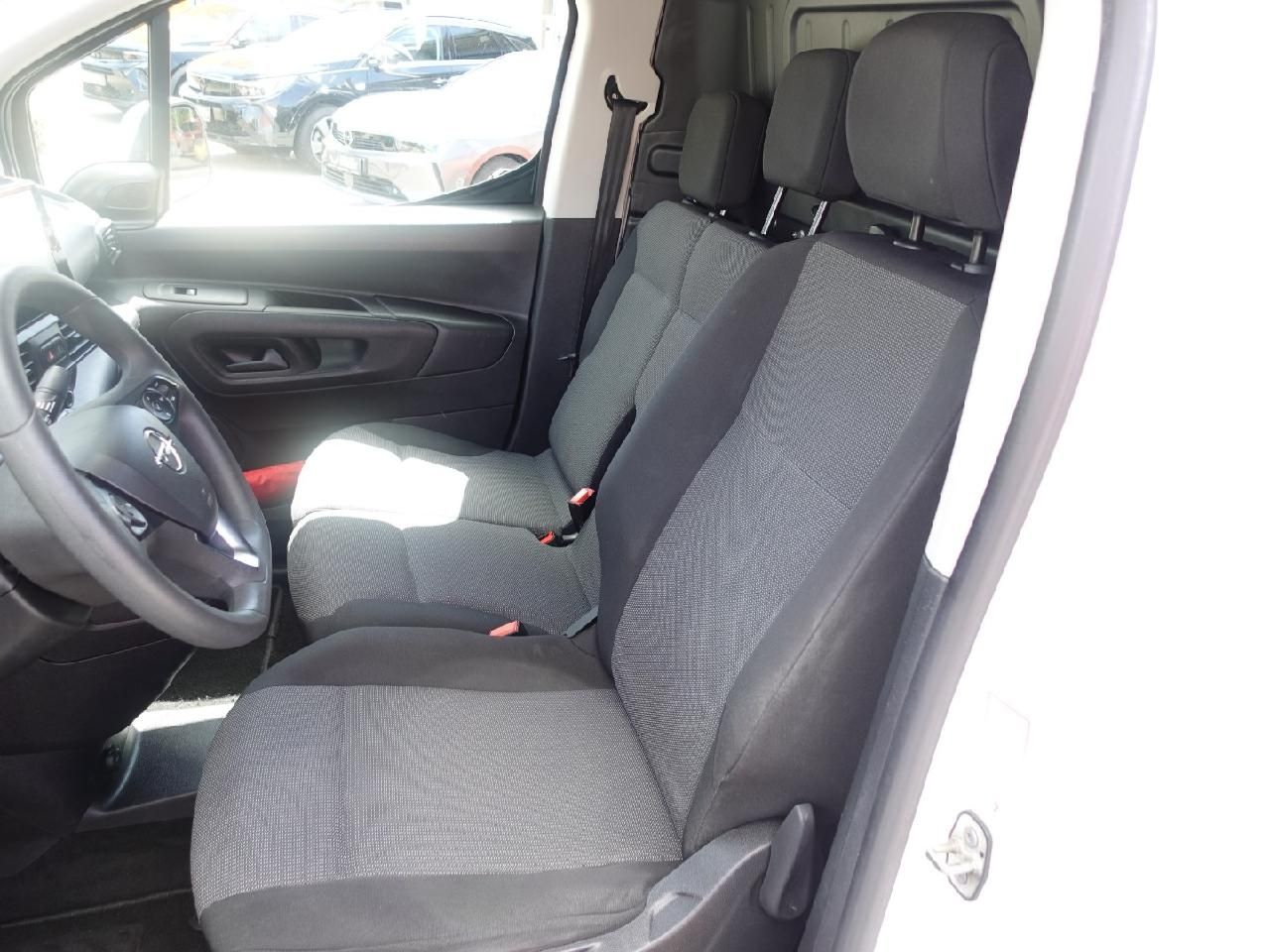 Fahrzeugabbildung Opel Combo Cargo 1,2 Edition