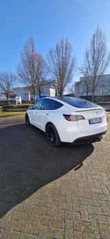 Tesla Model Y Performance AWD Autopilot - gebrauchte Tesla Model Y aus dem Jahr 2024