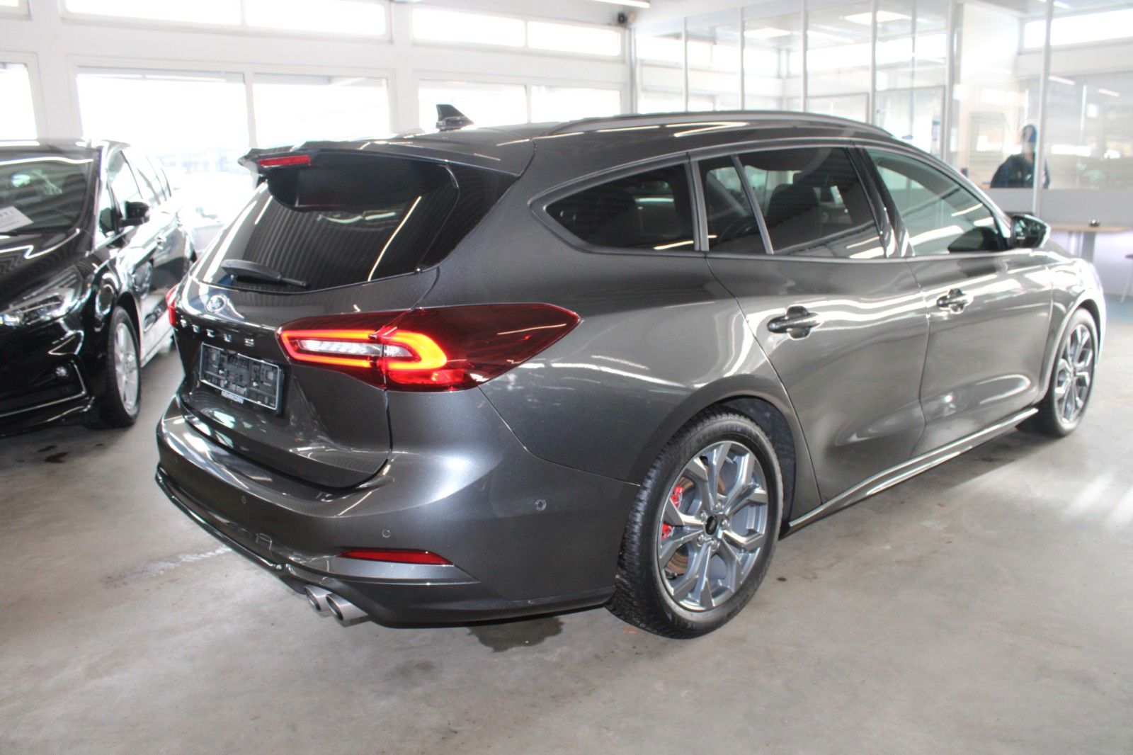 Fahrzeugabbildung Ford Focus ST-Line X Aut. LED ACC Leder Pano HUD Wint