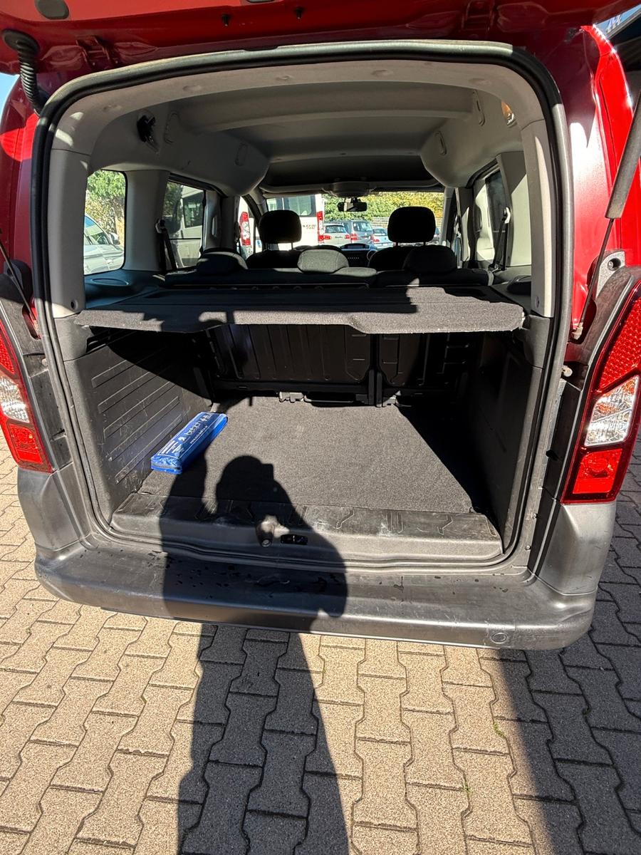 Peugeot 1.  HAND -TÜV NEU-OHNE MÄNGEL-SCHECKHEFTGEPFLEGT