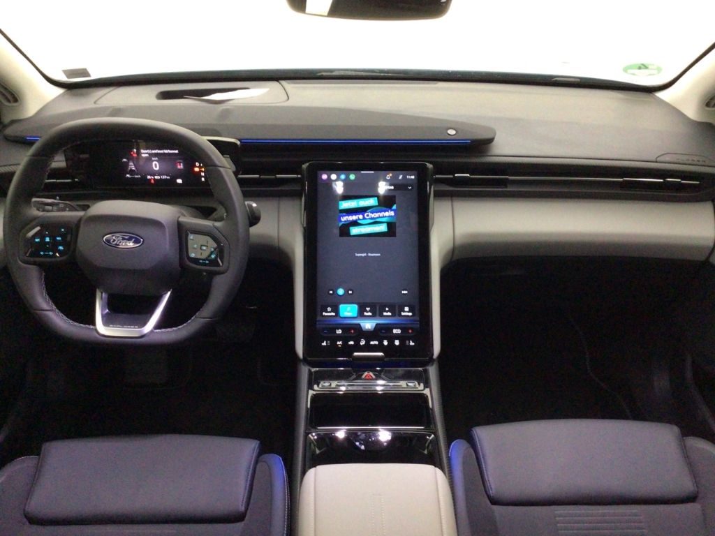 Fahrzeugabbildung Ford Explorer Premium RWD Tempomat SpurhalteASS LED