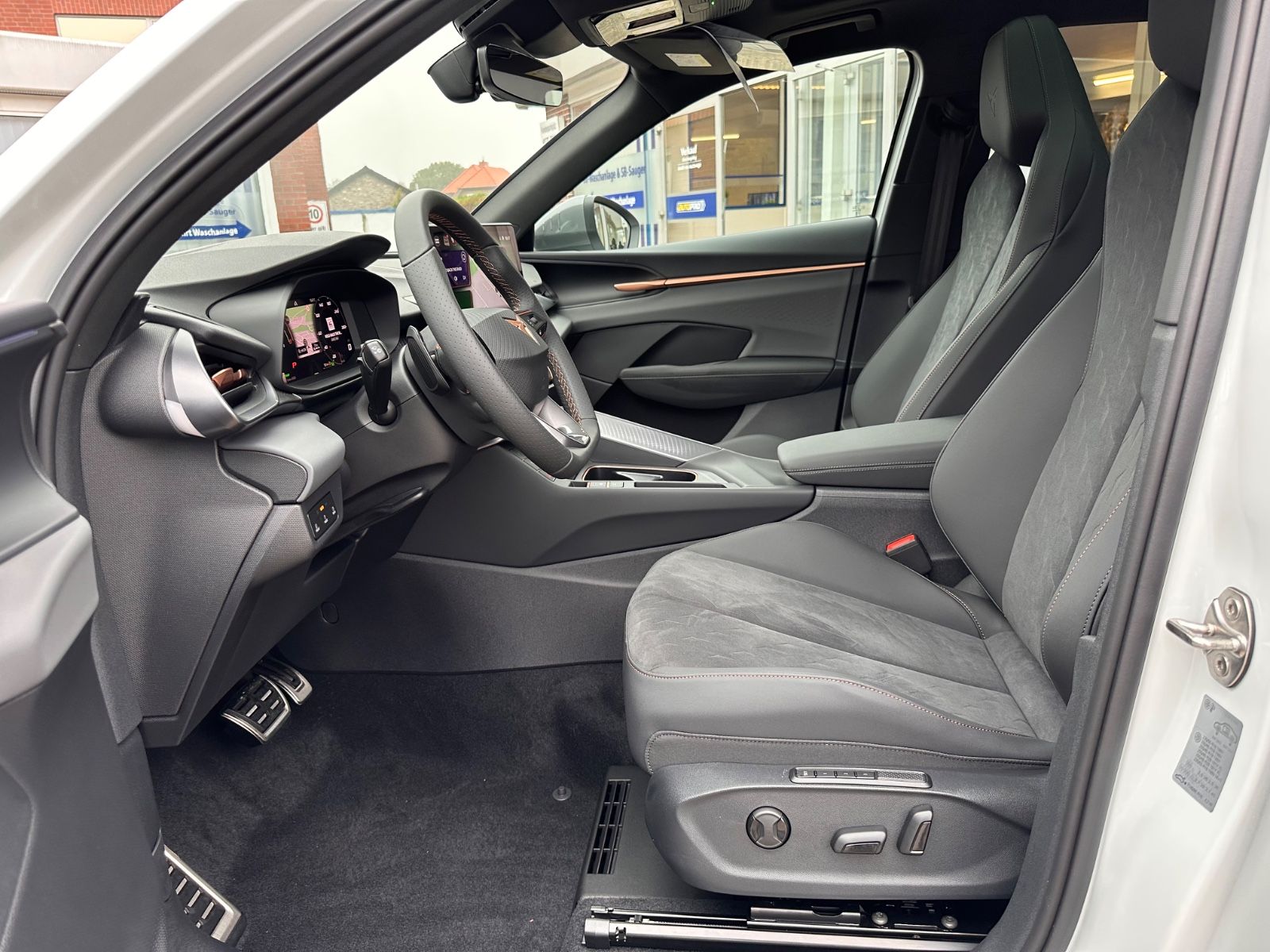 Fahrzeugabbildung CUPRA Terramar 1.5 eTSI DSG Matrix/Pano/AHK/ACC/360°