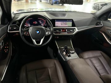 Fahrzeugabbildung BMW 320d xDr Tour ACC DAB Hi-Fi Kamera 360°