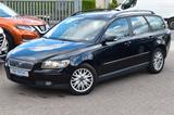 Volvo V50 Kombi 2.0 D Summum Leder| Klimaaut.| Si-Hzg - gebrauchte Volvo V50 aus dem Jahr 2005
