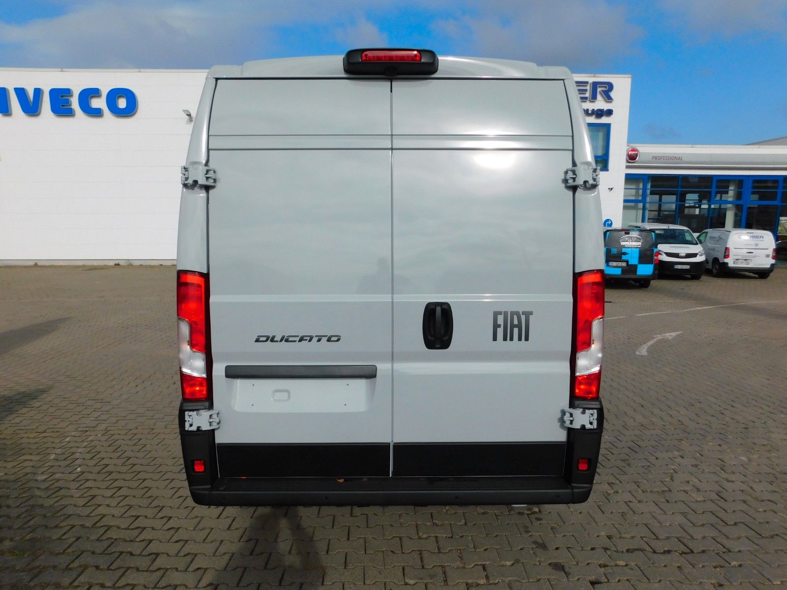 Fahrzeugabbildung Fiat Ducato H2 KaWa 35 L3H2 140 Autom/Full-LED