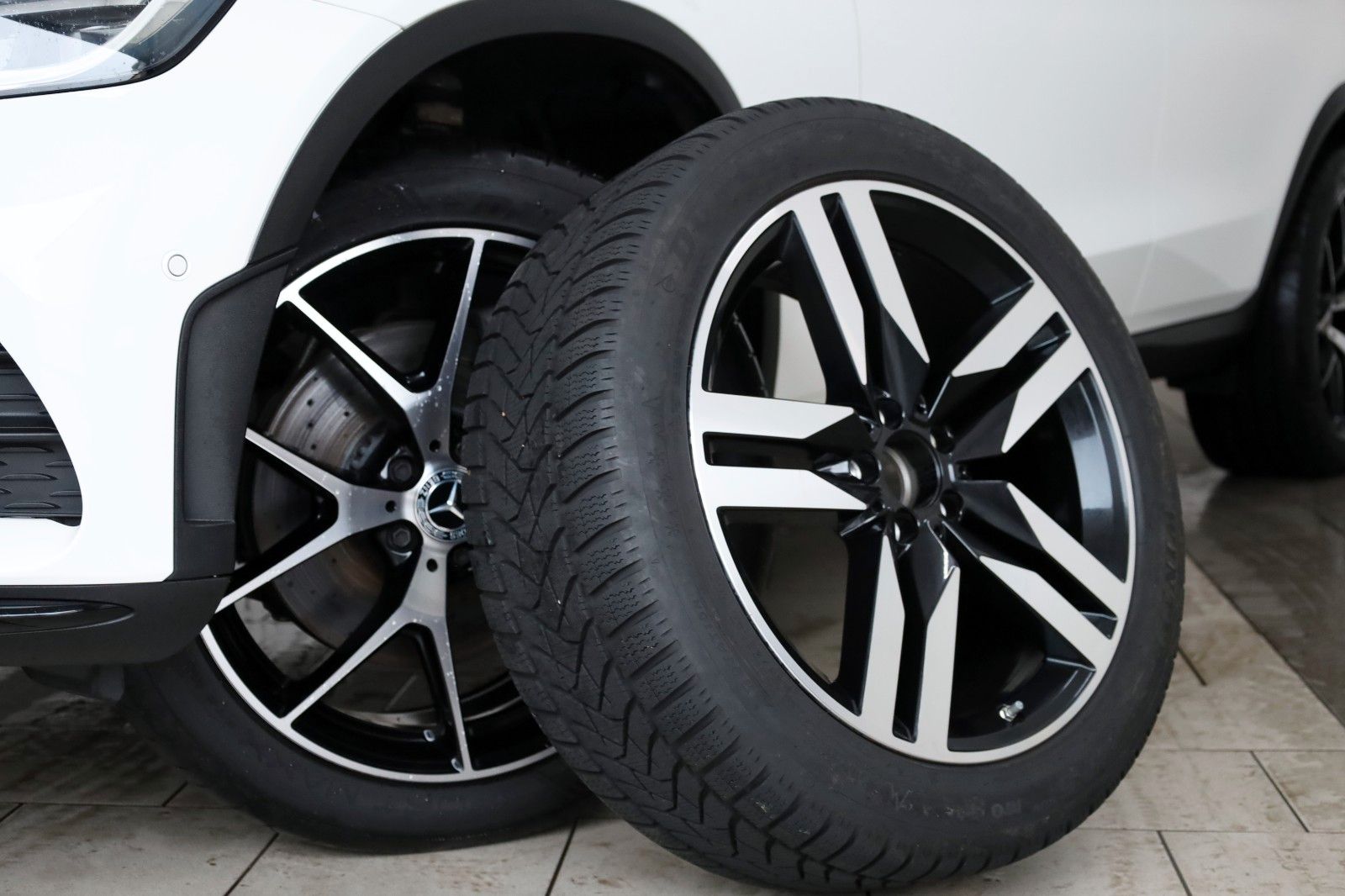 Fahrzeugabbildung Mercedes-Benz GLC 300e 4M Coupe AMG Leder,Navi,LED,Park Paket