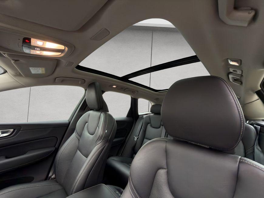 Volvo XC60 B4 B Plus Dark