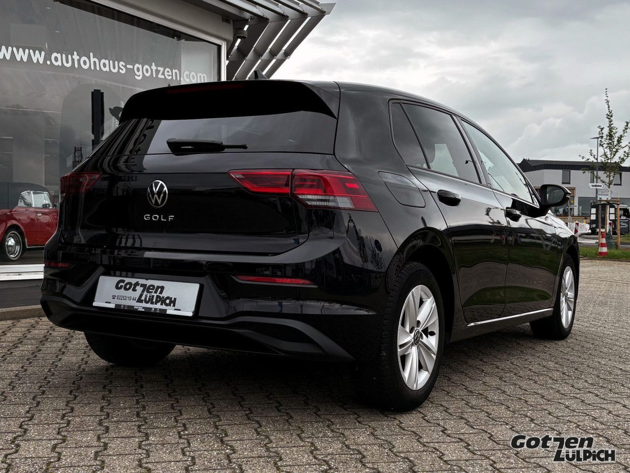 Fahrzeugabbildung Volkswagen Golf VIII Life1,5TSI Navi Rear View LED-Plus