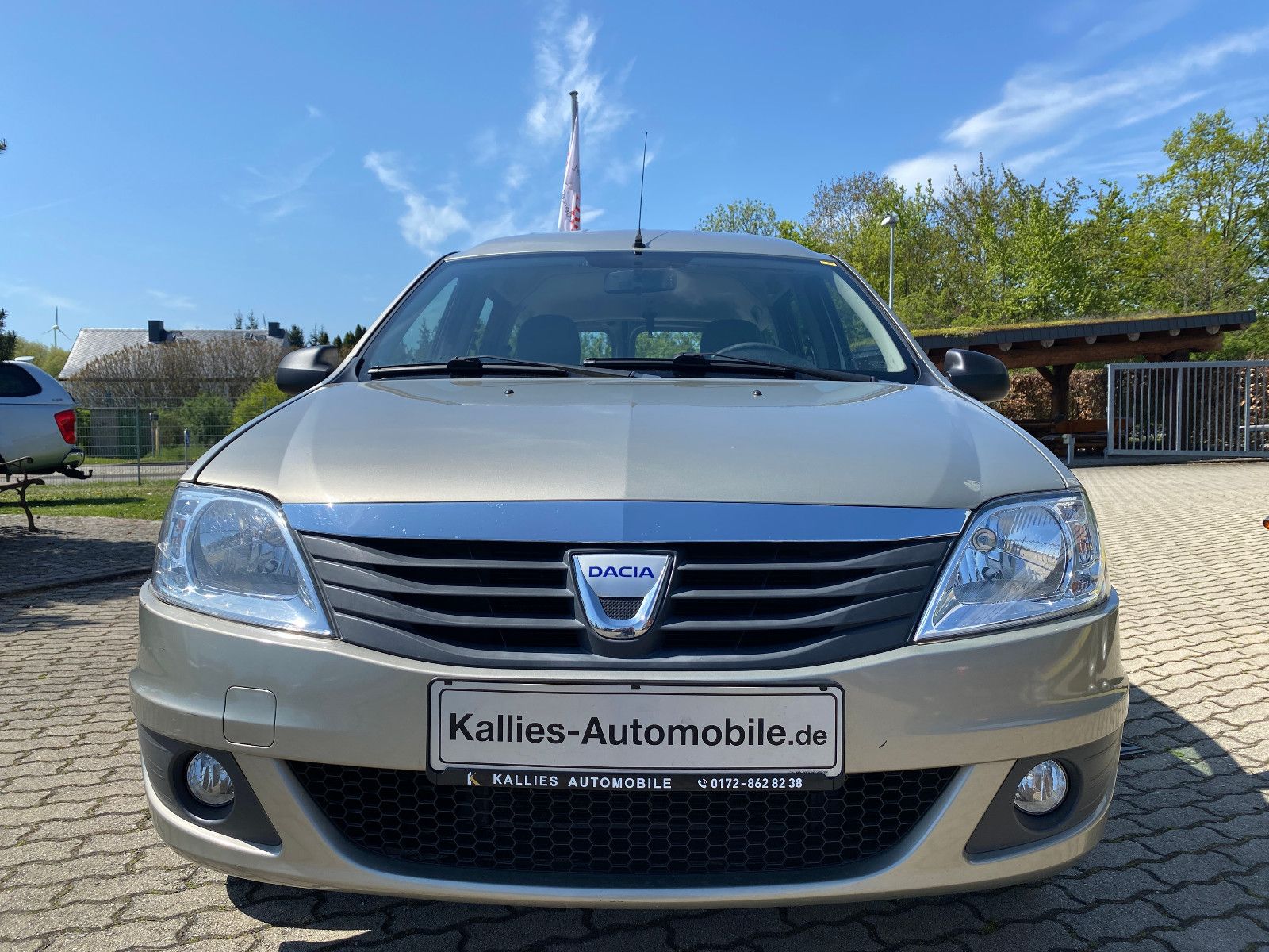 Fahrzeugabbildung Dacia Logan MCV 1.6 Kombi Ambiance AHK+TÜV-NEU