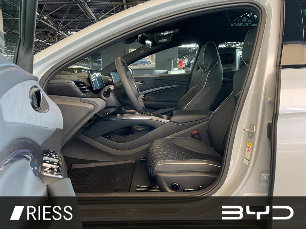 BYD SEAL