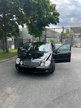 Mercedes-Benz E 220 CDI CLASSIC Classic - Mercedes-Benz E 220 aus 2004