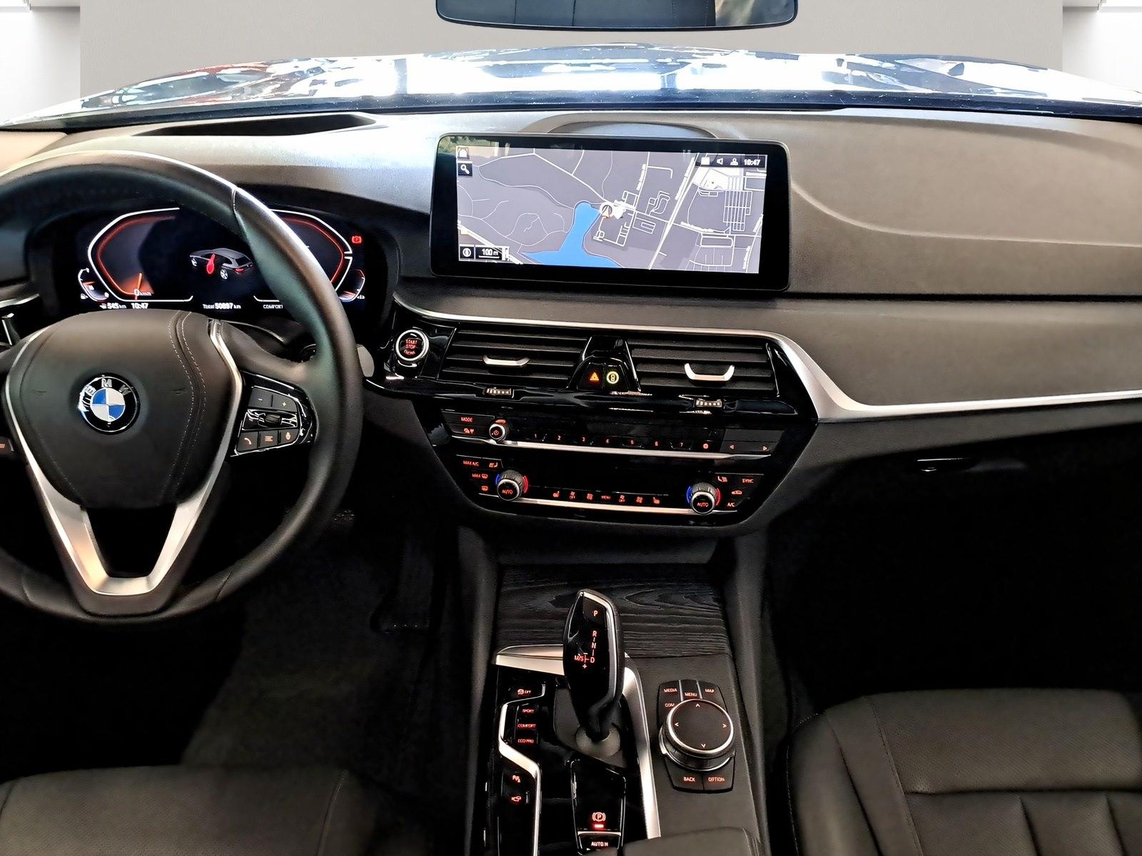 BMW 530i Touring LiveCockpitProf Head-Up Kamera