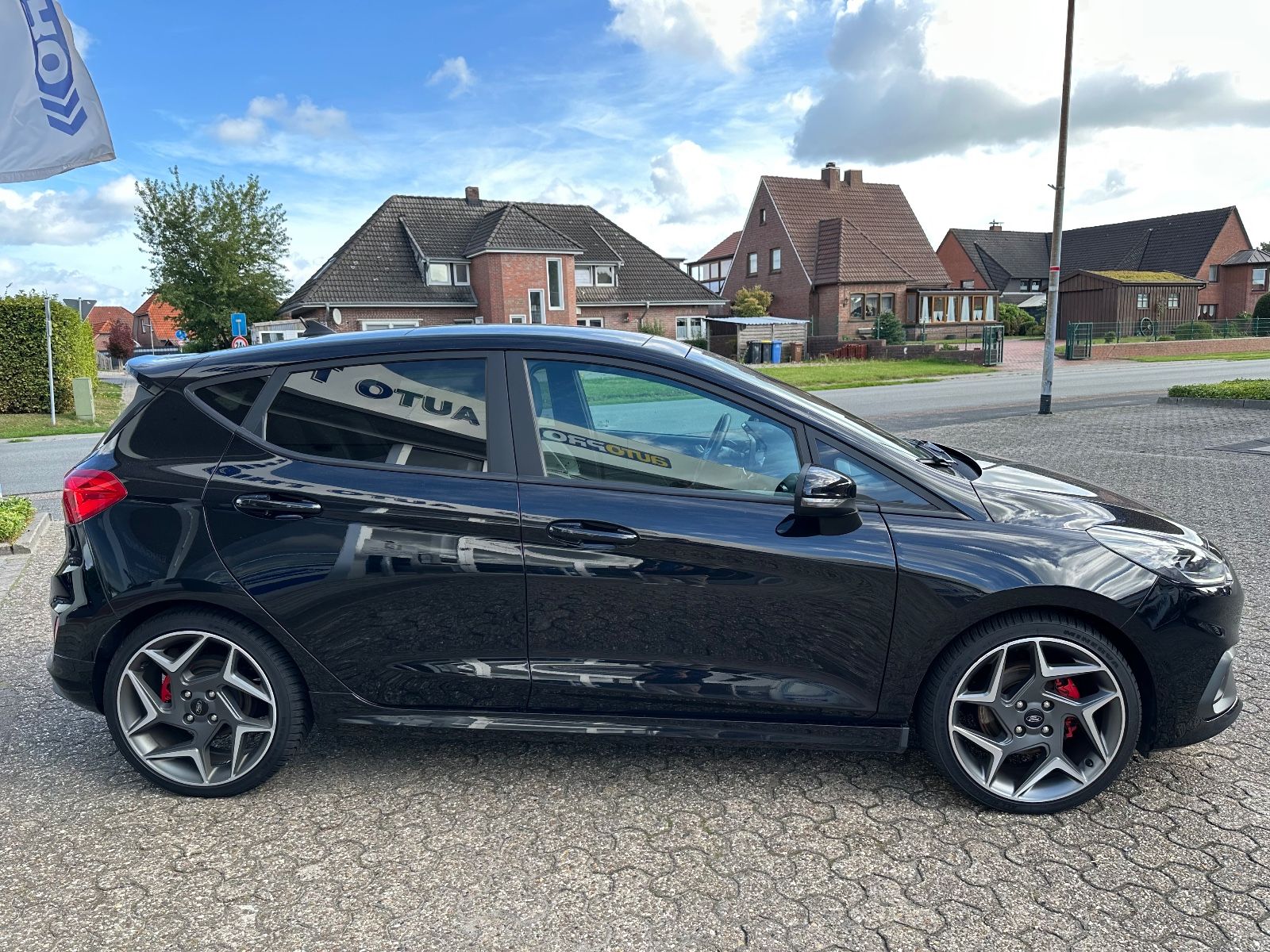 Fahrzeugabbildung Ford Fiesta 1.5 EB ST Leder-Exclusiv/Pano/LED