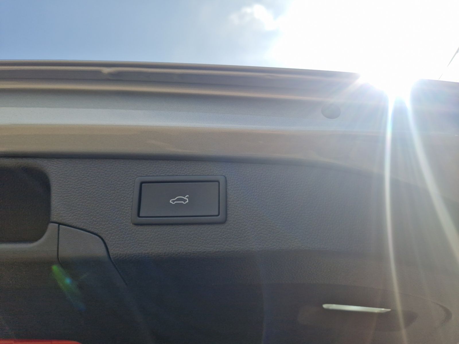 Fahrzeugabbildung Volkswagen Passat eHybrid R-Line Matrix AHK