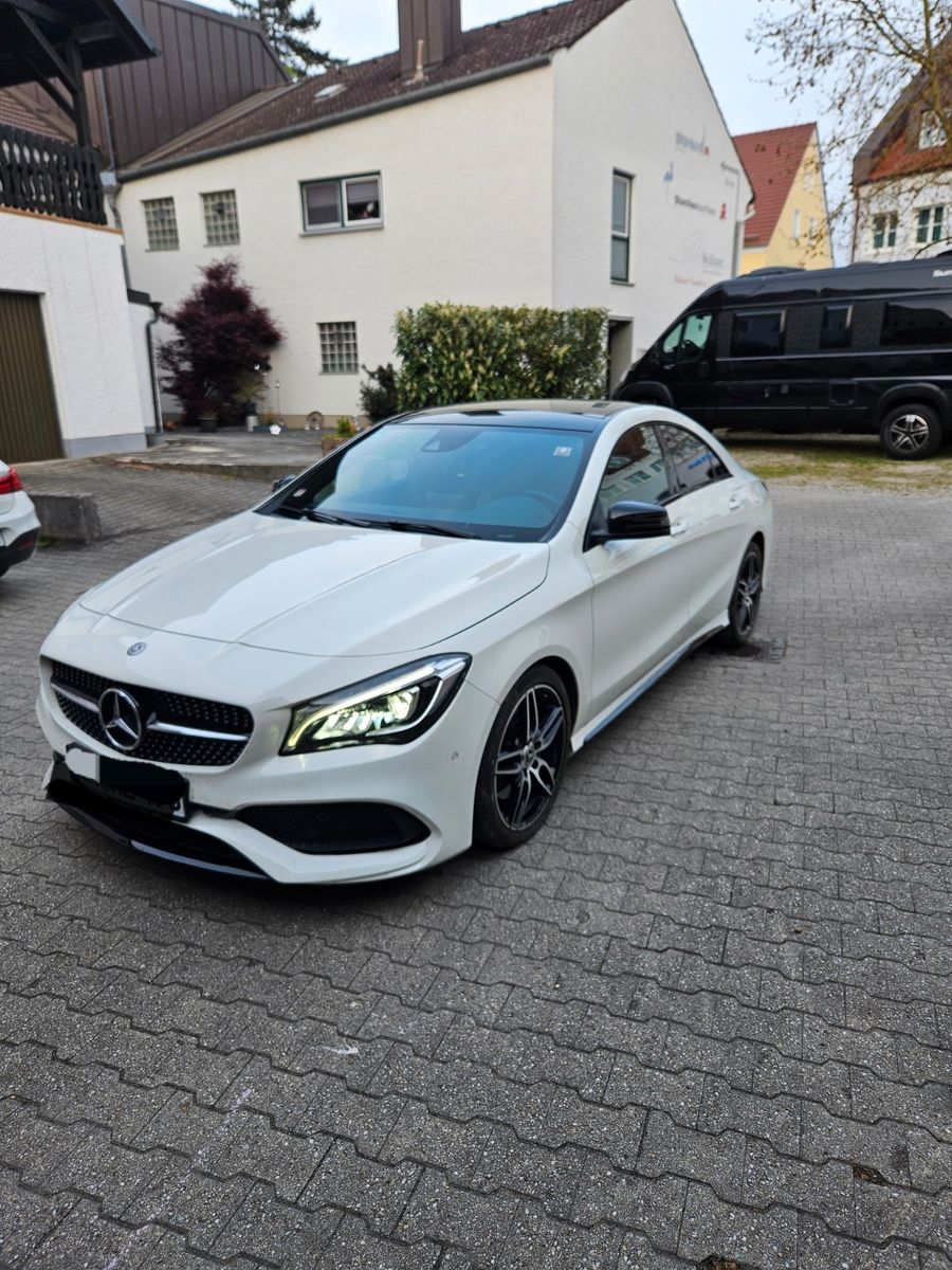 MERCEDES-BENZ CLA250 4MATIC DCT AMG Line, Panorama, RCam, Peak