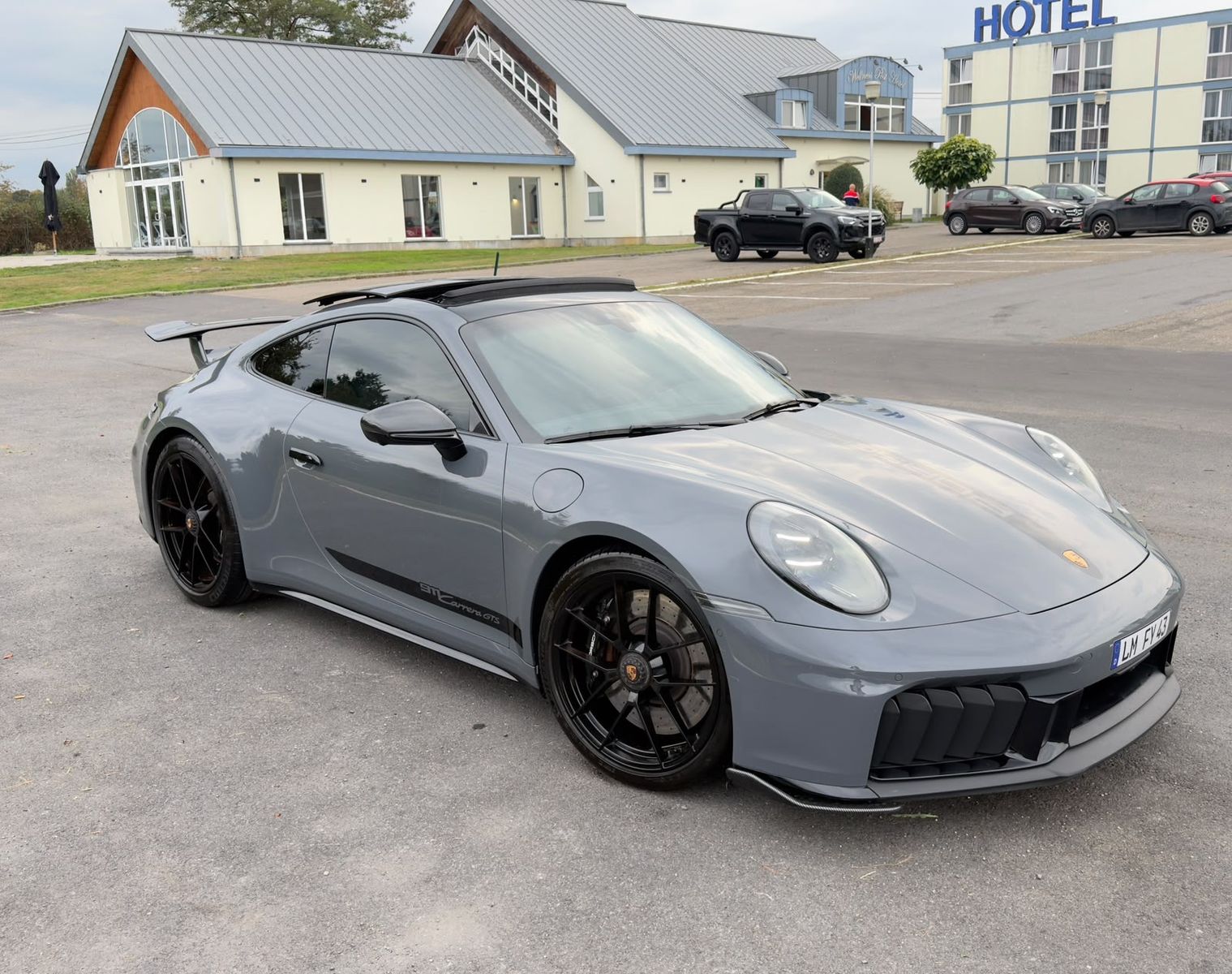 Porsche 992 GTS T-Hybrid AERO-KIT CARBON PPF-FOLIE imagem 2