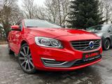 Volvo V60 Kombi Summum - rote Volvo V60