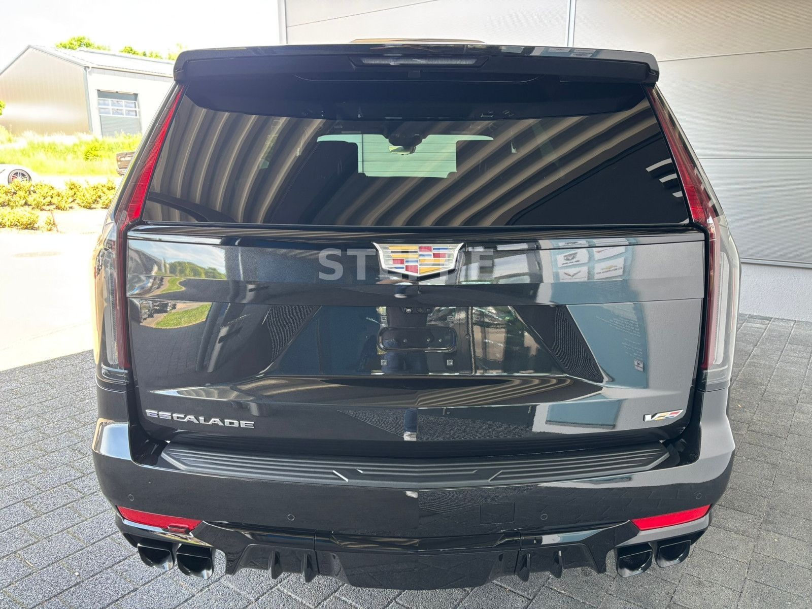 Cadillac Escalade V-Series 6.2 V8 Supercharged AWD