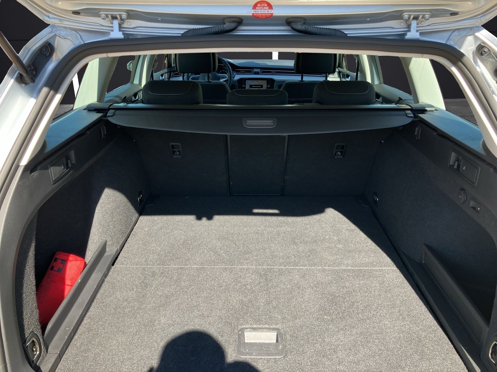 Fahrzeugabbildung Volkswagen Passat Variant TDI Business DSG LED Navi ACC RFK