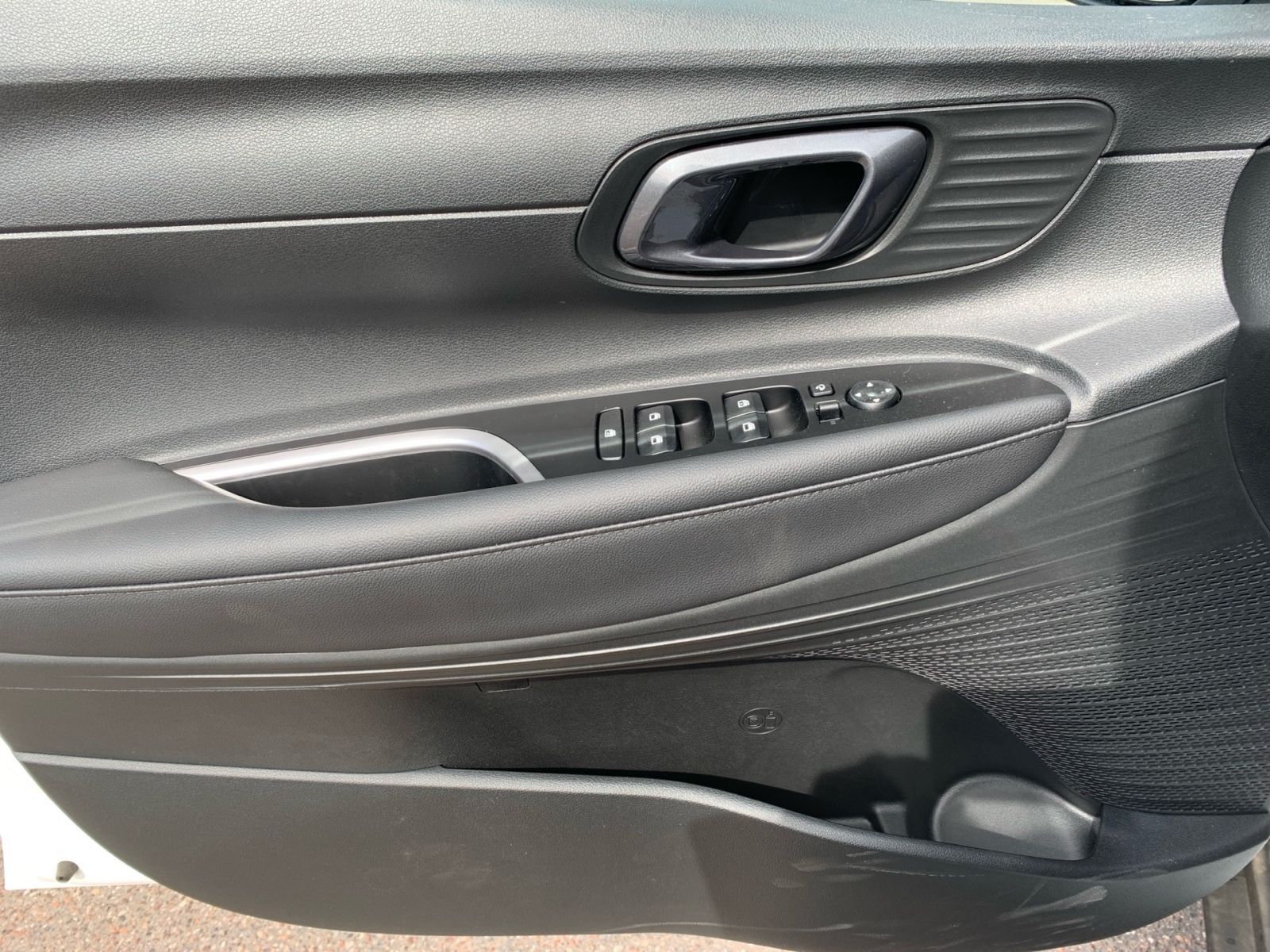 Fahrzeugabbildung Hyundai BAYON 1.0 T-GDI Trend Navi LED Allwetter