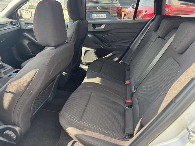 Ford Focus Turnier 1.0 EcoBoost ST-LINE X