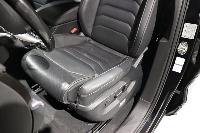 Touareg R-Line 3.0 TDI 4Motion LEDER NAVI STANDH