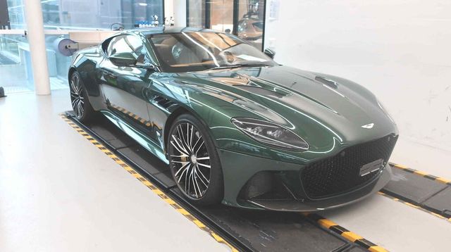 Aston Martin DBS 5.2 V12