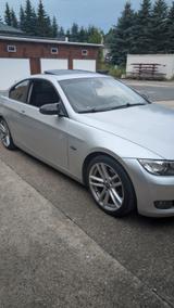 BMW 320i Coupé - - BMW 320 aus 2007: Coupé