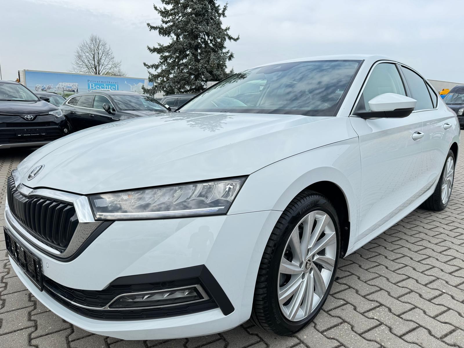 Skoda Octavia Lim 2.0 Style Leder StHeizung Navi HUD