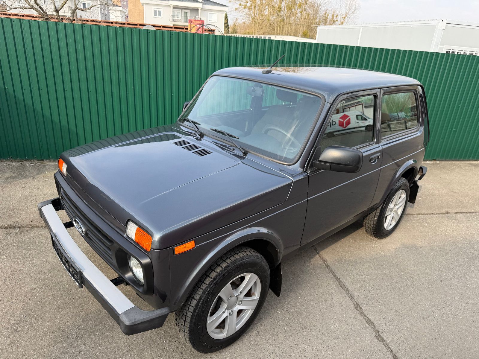 Fahrzeugabbildung Lada Niva "PREMIUM PLUS", KLIMA! SITZHEIZ.! ab SOFORT