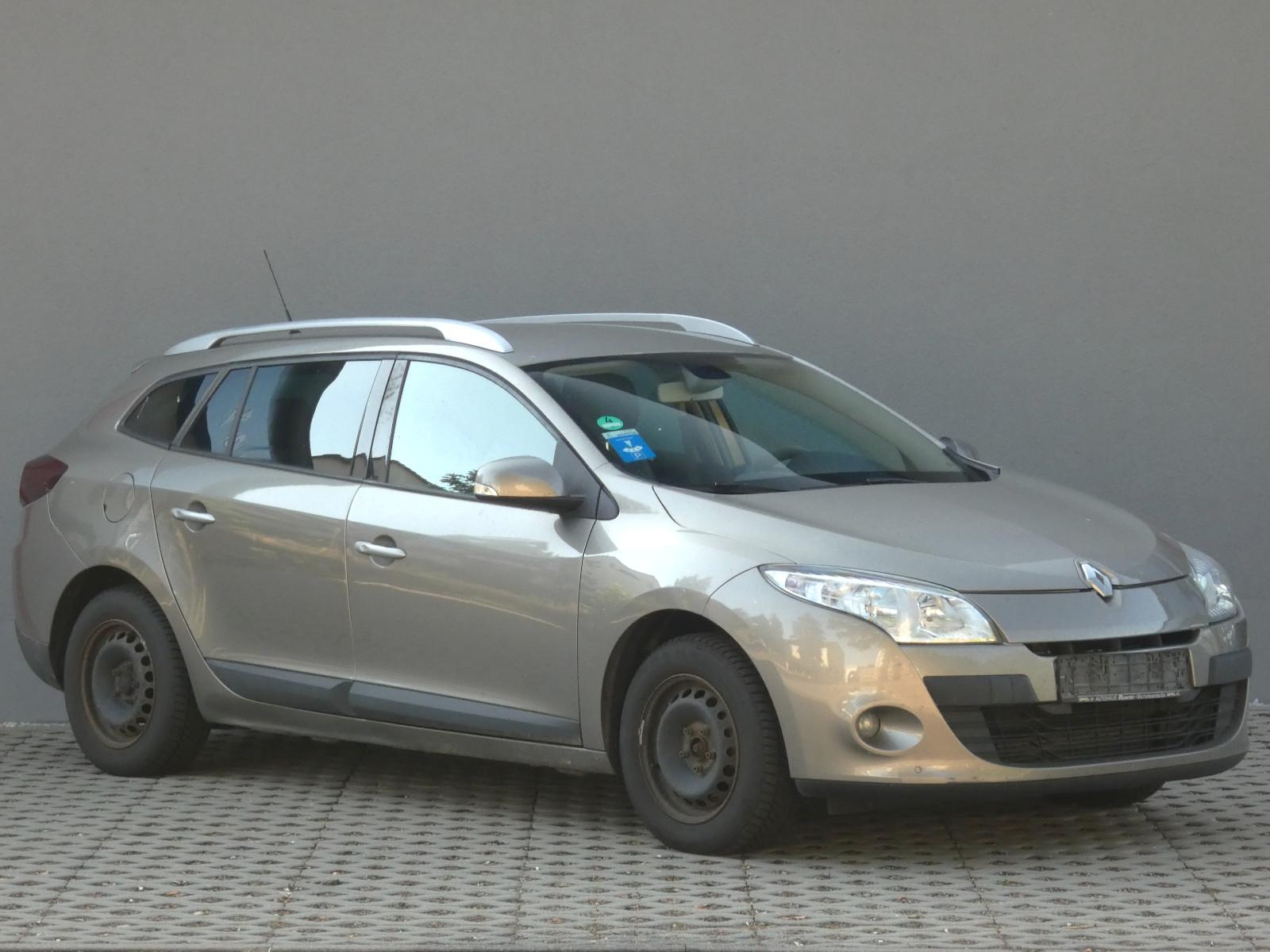 Renault Megane 2012 — салон