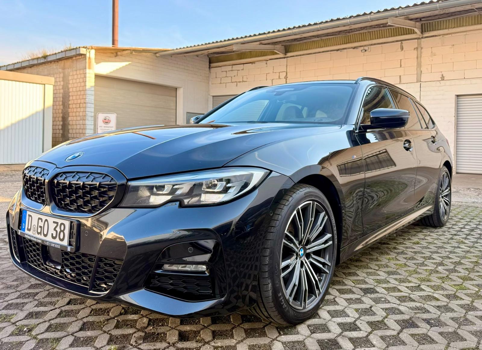 BMW 320 3 Touring 320 d xDrive M Sport *ACC*