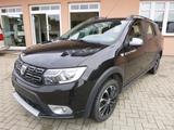Dacia Logan MCV II Kombi Stepway - Dacia Logan: Schwarz
