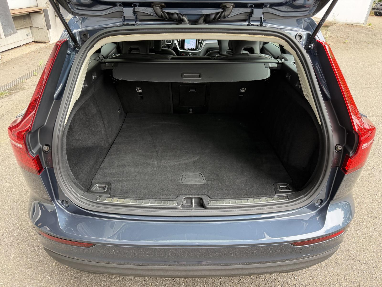 Volvo V60 Essential LED Virtual-Cockpit Rü-Kamera 