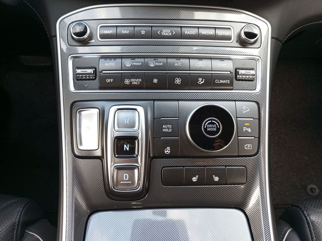 Fahrzeugabbildung Hyundai SANTA FE 1.6 HYBRID Trend NAVI+KRELL 8-fach