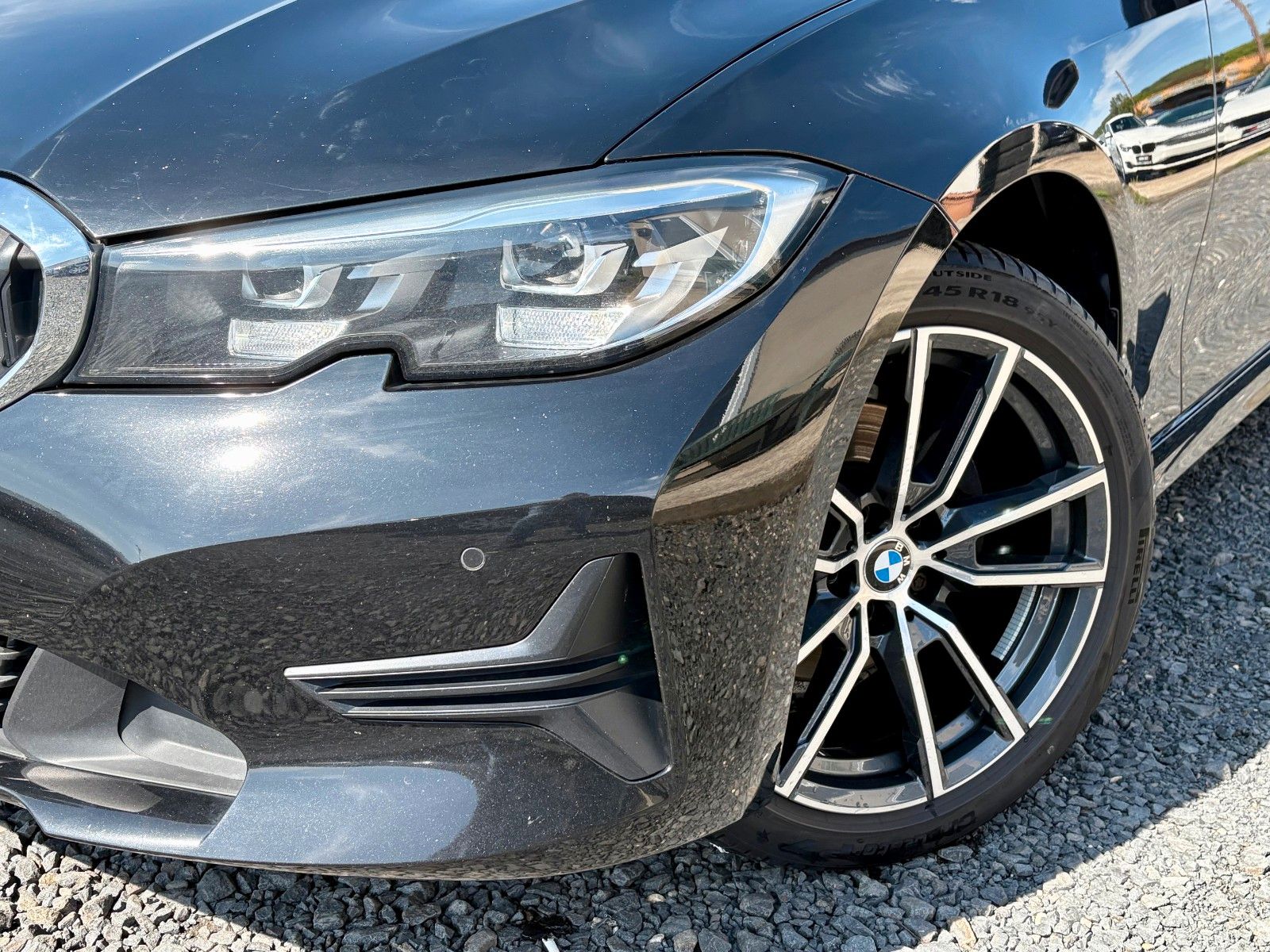 Fahrzeugabbildung BMW 320i Limo Aut. Navi 18"LMR LED 1.HAND SPORTLENK