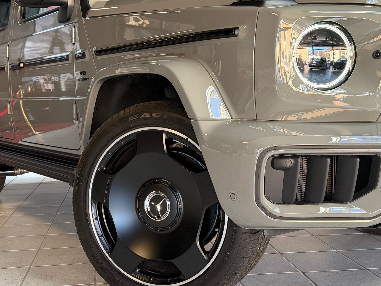 Fahrzeugabbildung Mercedes-Benz G 63 AMG/ A22/ FOND-TV/CARBON/RED/SUPERIOR/UNI