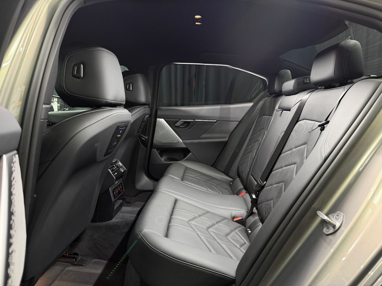 Fahrzeugabbildung BMW 520i M SPORT|H&K|360°|INDIVIDUAL|GESTIK|SHADOW
