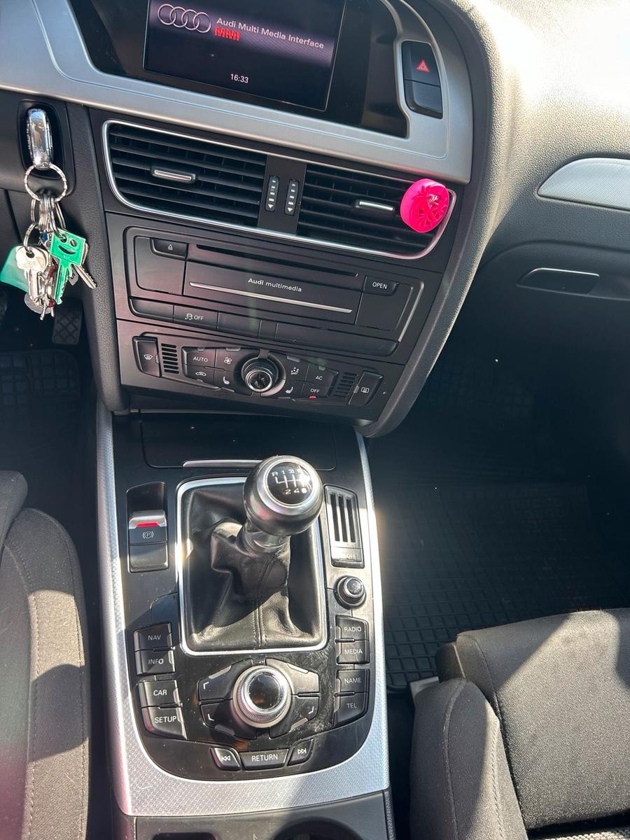 Audi A4 2011 — engine 143 HP (105kW)